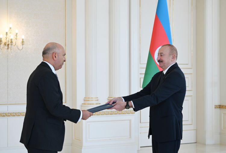 İlham Əliyev Misirin yeni səfirinin etimadnaməsini qəbul edib - FOTO