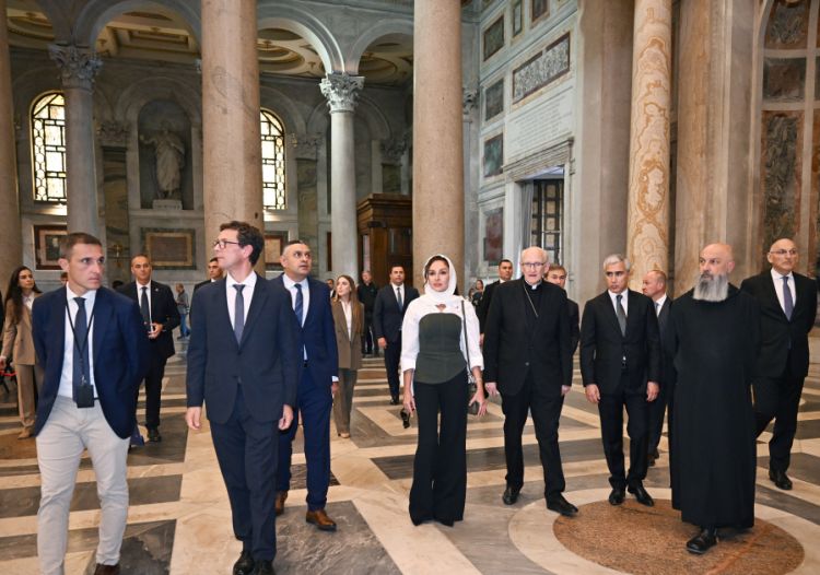 Birinci vitse-prezident Vatikanda Müqəddəs Pavel Bazilikasında həyata keçirilən bərpa işləri ilə tanış olub