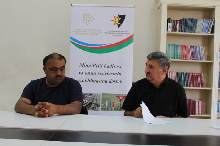 Gəncə şəhərində minadan zərərçəkənlərin siyahısı dəqiqləşdirilir, ehtiyacları öyrənilir - FOTO
