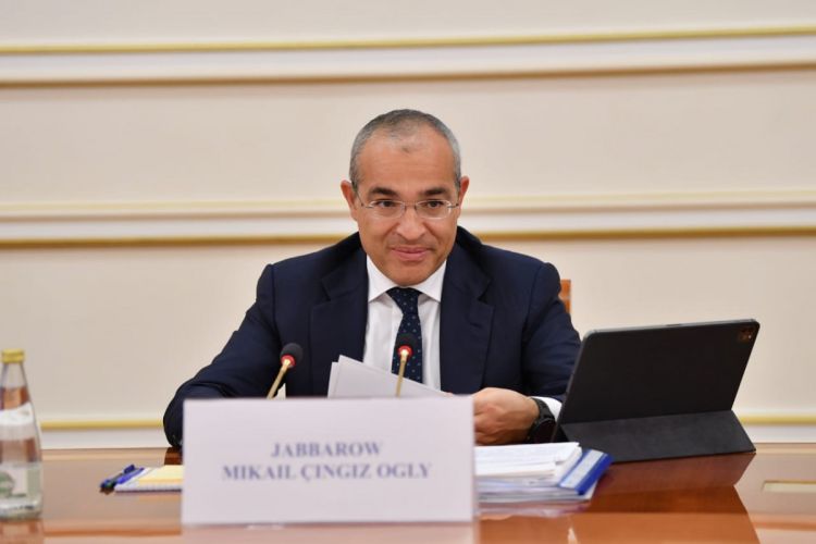 Mikayıl Cabbarov Azərbaycan güləşçilərini təbrik edib