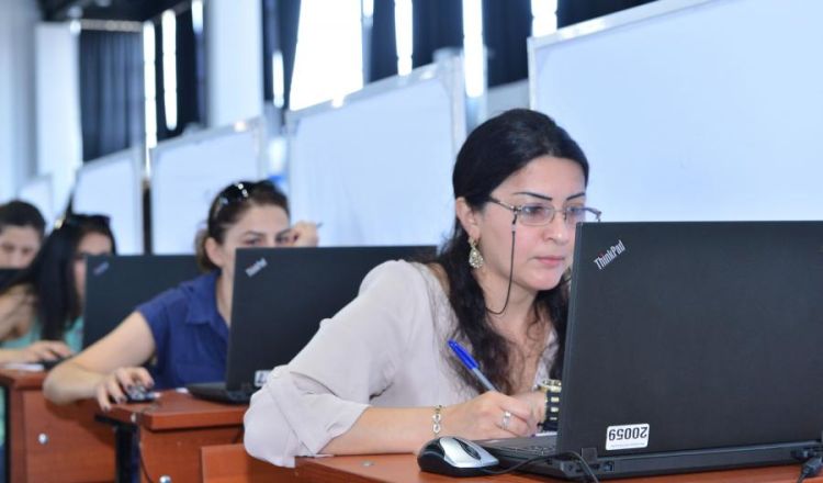 Altı mindən çox müəllimin maaşı 35 faiz artacaq