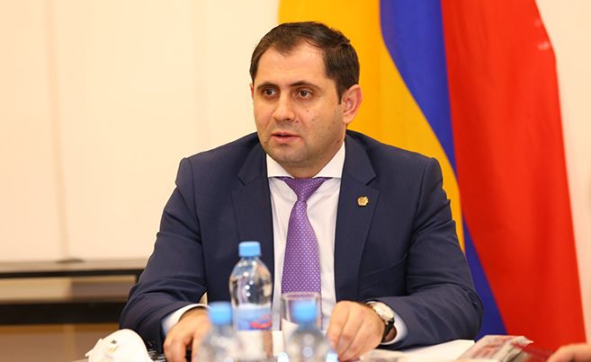 Ermənistan yalnız yeni nəsil silahlar alır -  Papikyan
