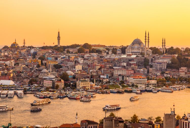 İstanbulda kütləvi tədbirlər bir günlük qadağan edilib İstanbulda kütləvi tədbirlər bir günlük qadağan edilib
