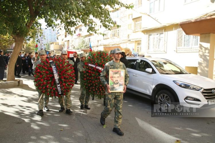 İtkin şəhid Abdulla Quliyevlə vida mərasimi keçirilib - FOTO İtkin şəhid Abdulla Quliyevlə vida mərasimi keçirilib - FOTO