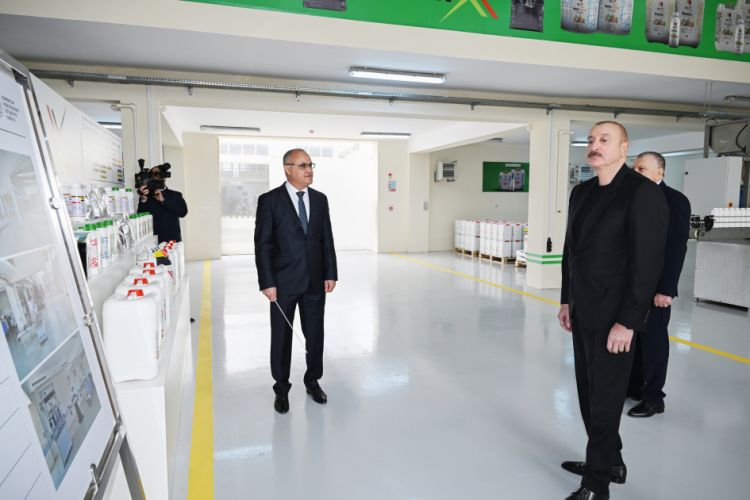 Prezident Sabirabadda “Humix” MMC-nin fəaliyyəti ilə tanış olub - FOTO Prezident Sabirabadda “Humix” MMC-nin fəaliyyəti ilə tanış olub - FOTO