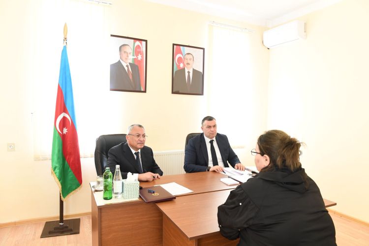 Kürdəmirdə keçmiş məcburi köçkünlərin müraciətləri dinlənilib Kürdəmirdə keçmiş məcburi köçkünlərin müraciətləri dinlənilib