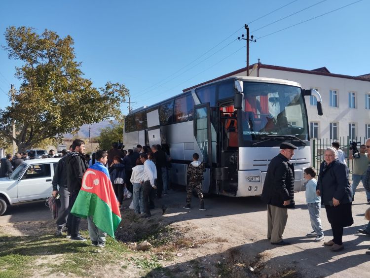 Xocalının Təzəbinə və Ballıca kəndlərinə növbəti köç olub –  FOTO Xocalının Təzəbinə və Ballıca kəndlərinə növbəti köç olub –  FOTO