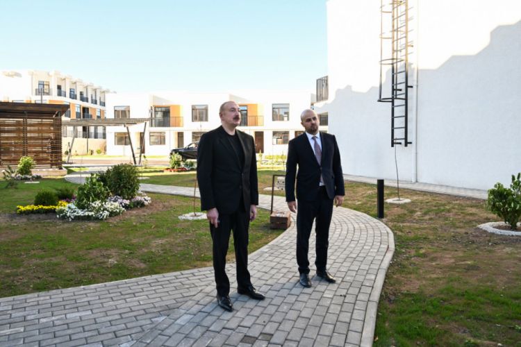Prezident Zəngilanda 104 mənzilli yaşayış kompleksində görülmüş işlərlə tanış olub Prezident Zəngilanda 104 mənzilli yaşayış kompleksində görülmüş işlərlə tanış olub