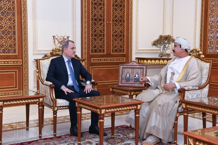 Ceyhun Bayramov Oman Kral Ofisinin naziri ilə Yaxın Şərqi müzakirə edib Ceyhun Bayramov Oman Kral Ofisinin naziri ilə Yaxın Şərqi müzakirə edib