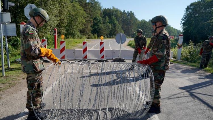 Litva Belarusla sərhədini  bağladı Litva Belarusla sərhədini  bağladı