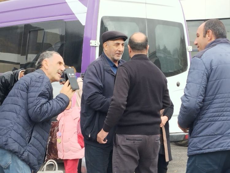 Ağdərənin Vəngli kəndinə növbəti köç olub -  FOTO - Yenilənib Ağdərənin Vəngli kəndinə növbəti köç olub -  FOTO - Yenilənib