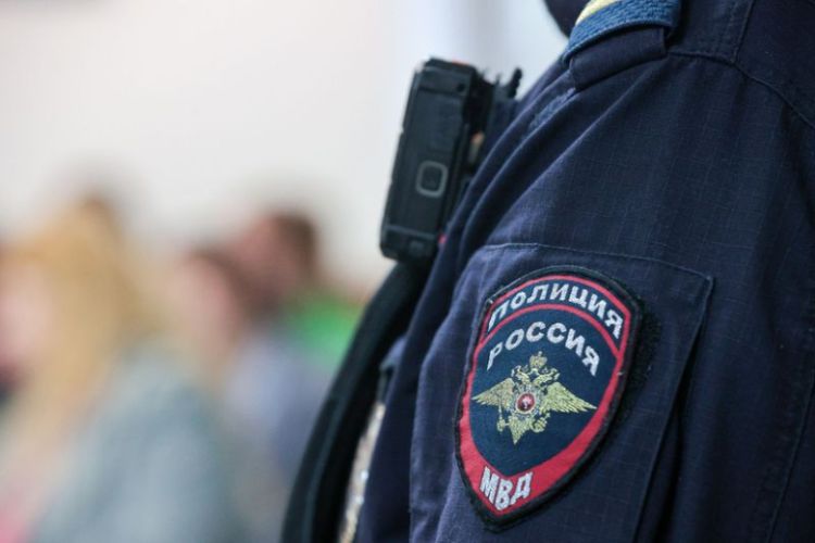 Rusiya məktəbli qızlar sosial mediada video paylaşmaq üçün təqaüdçüyə hücum ediblər Rusiya məktəbli qızlar sosial mediada video paylaşmaq üçün təqaüdçüyə hücum ediblər