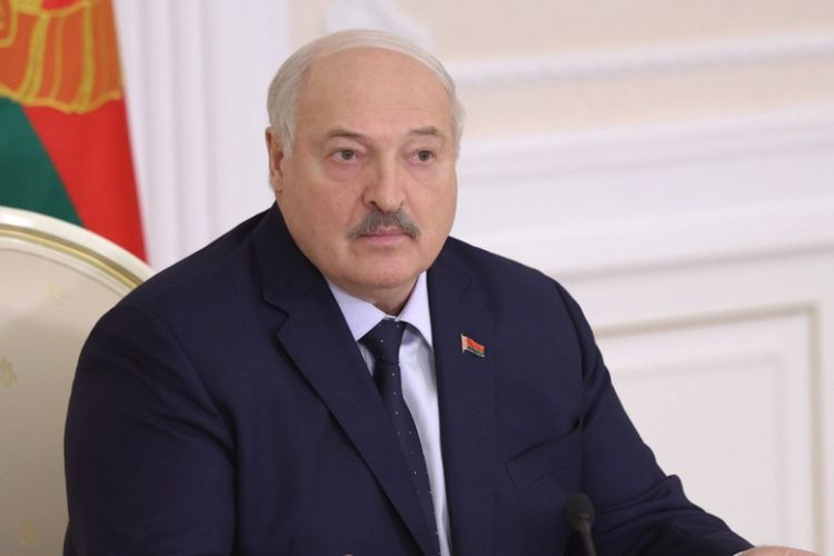 Lukaşenko hərbi münaqişələrə qarışmamağa söz verdi Lukaşenko hərbi münaqişələrə qarışmamağa söz verdi