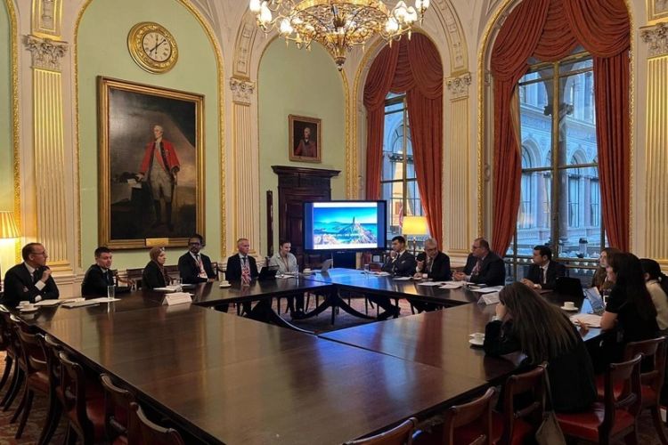 Azərbaycanla Britaniya arasında ilk konsulluq məsləhətləşmələri keçirilib Azərbaycanla Britaniya arasında ilk konsulluq məsləhətləşmələri keçirilib