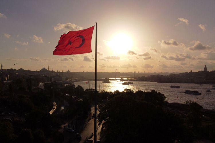 İstanbul bələdiyyəsinin daha 4 əməkdaşı həbs olunub İstanbul bələdiyyəsinin daha 4 əməkdaşı həbs olunub