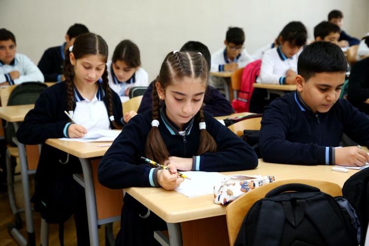 Bayramla əlaqədar məktəblilərin neçə gün evdə olacağı  AÇIQLANDI