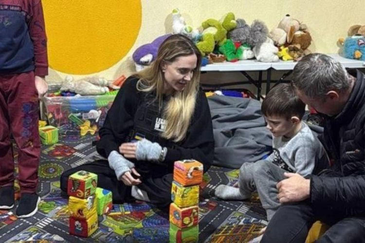 Ancelina Coli Ukraynanın Xerson şəhərinə səfər edib