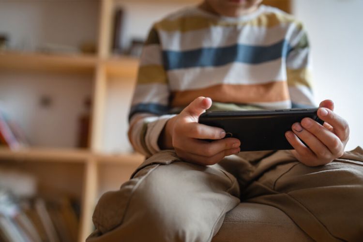 Avstraliya uşaqların sosial mediadan istifadəsinə  qadağa qoyur