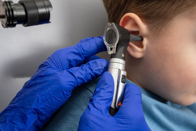 Uşağın zəif eşitdiyini necə müəyyən etmək olar?