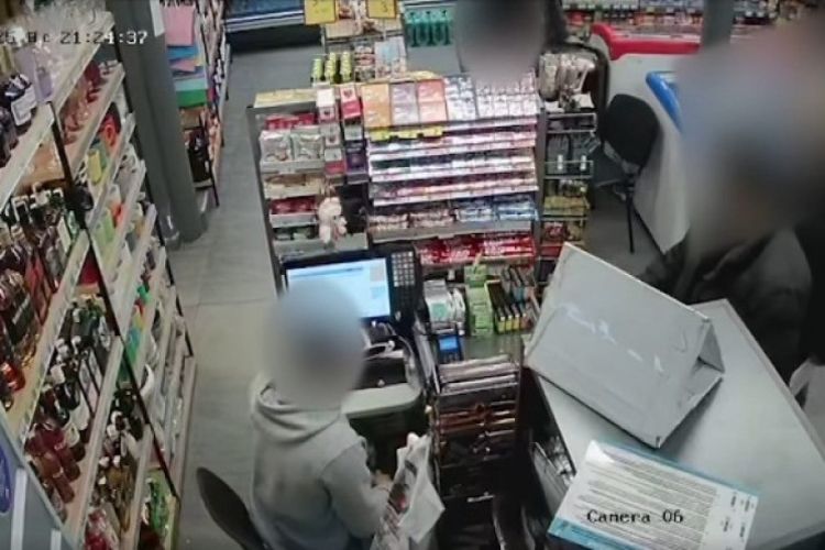 Tbilisidə azərbaycanlı gənclər döyülüb, bir qadın saxlanılıb -  VİDEO