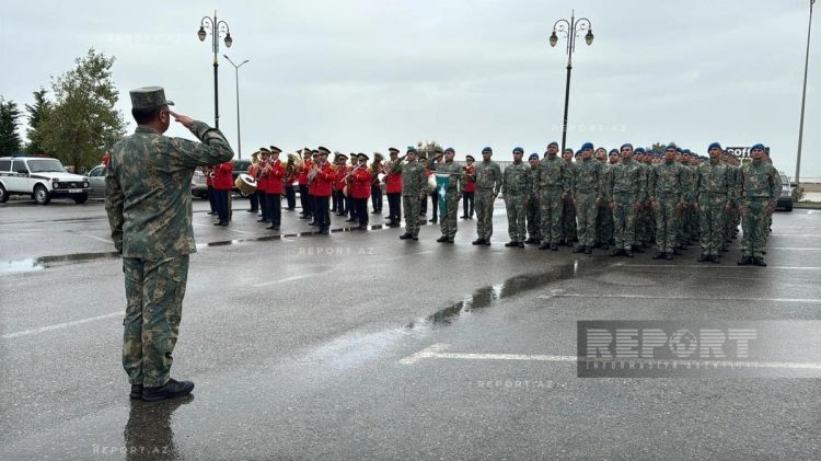 Sumqayıtda Zəfər Günü münasibətilə hərbçilərin yürüşü başlayıb