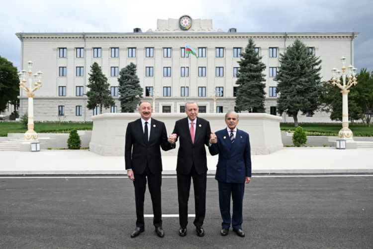 Türkiyə Prezidenti Bakıda Azərbaycan və Pakistan liderləri ilə regional məsələləri müzakirə edəcək