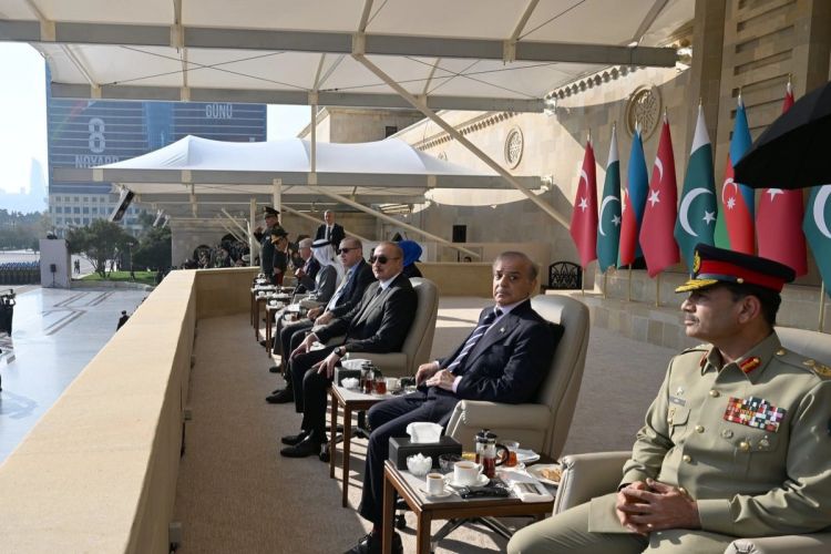 Şahbaz Şərif: Qələbə Paradına şahidlik etməkdən qürur duyuram