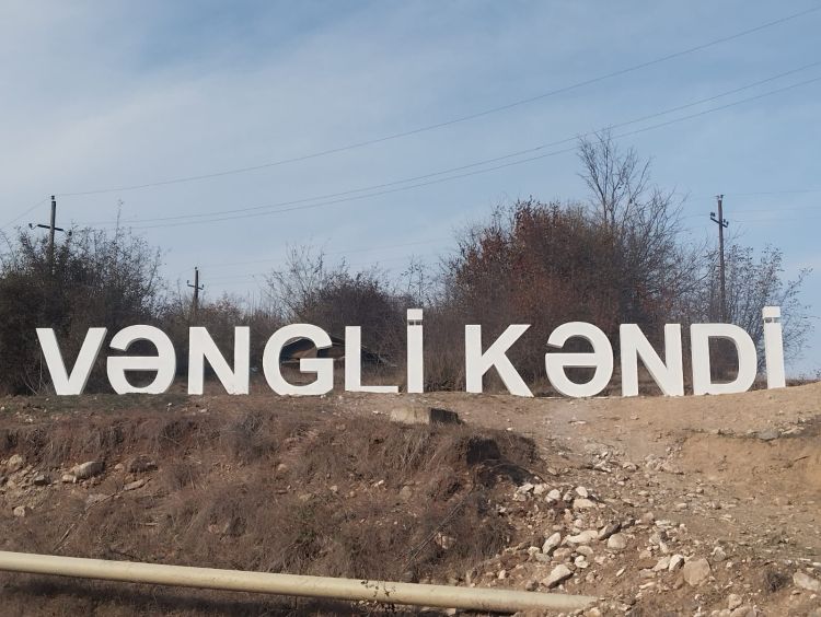 Vəngli kəndinə köçürülən ailələrə mənzillərin açarları təqdim olunub -   FOTO