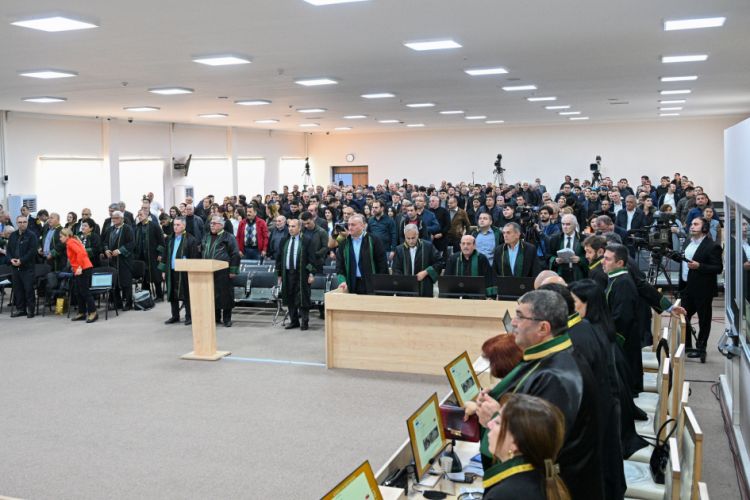 Ermənistan vətəndaşlarının məhkəməsində təqsirləndirilən şəxslərin cəzalandırılmasına dair prokurorların təklifləri səsləndirilib