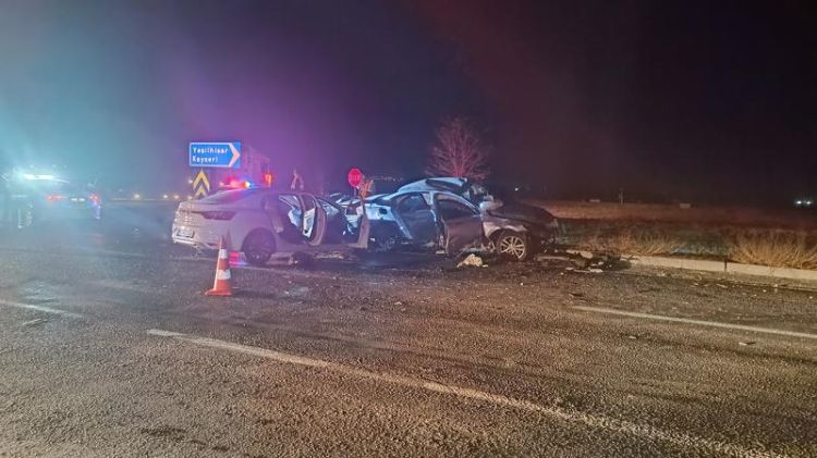 Türkiyədə iki avtomobil toqquşub: 3 nəfər ölüb, 6 nəfər yaralanıb