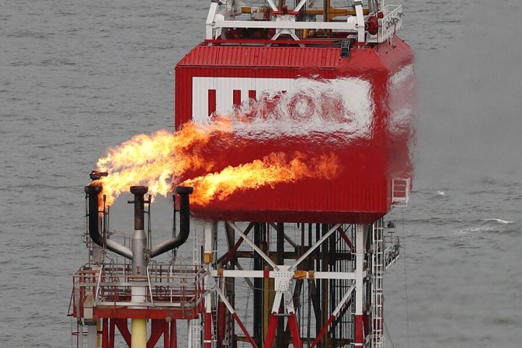 “Lukoil” beynəlxalq aktivlərini satmaq üçün danışıqlar aparır