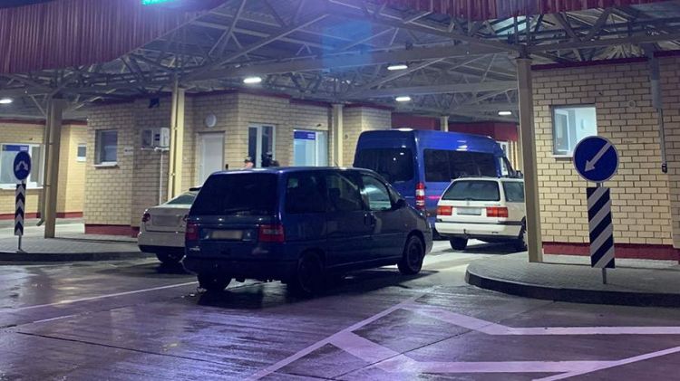 Polşa Belarusla iki sərhəd keçid məntəqəsini açıb