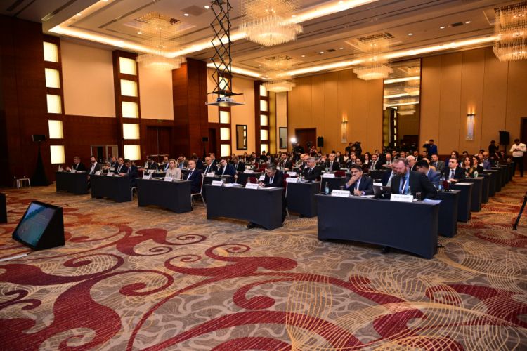 Bakıda Azərbaycan-ABŞ Beyin Mərkəzlərinin Birinci Forumu keçirilir