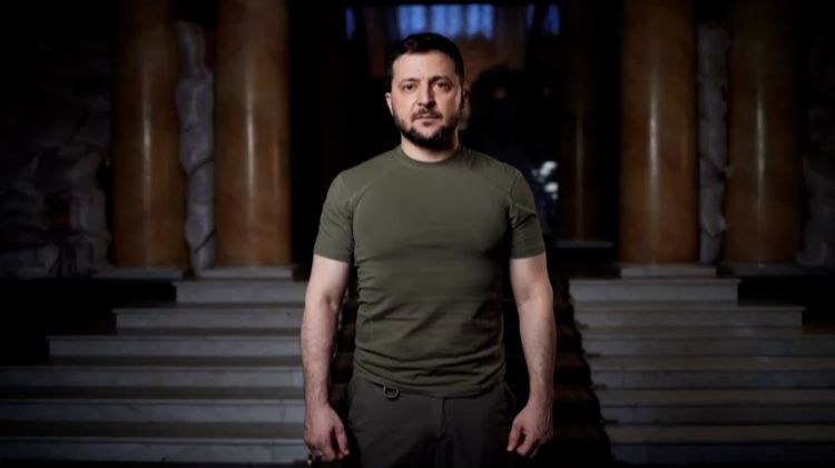 Zelenski xalqa müraciət edib