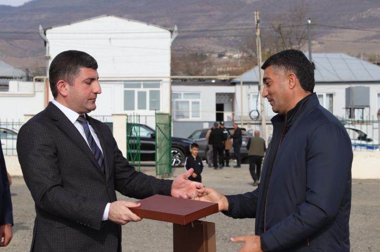 Növbəti köç karvanı Təzəbinə kəndinə çatıb