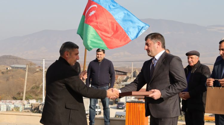 Növbəti köç karvanı Xanyurdu kəndinə çatıb