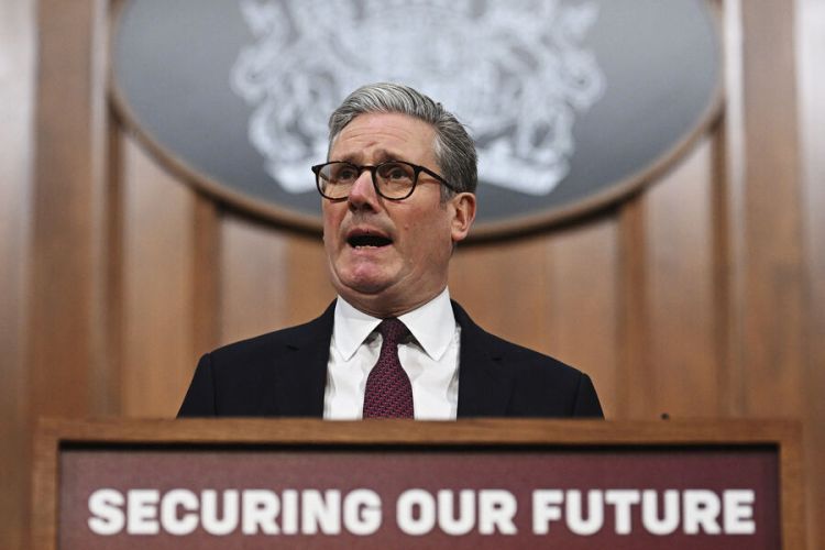 Kir Starmer Putinə qarşı sərt açıqlama verib