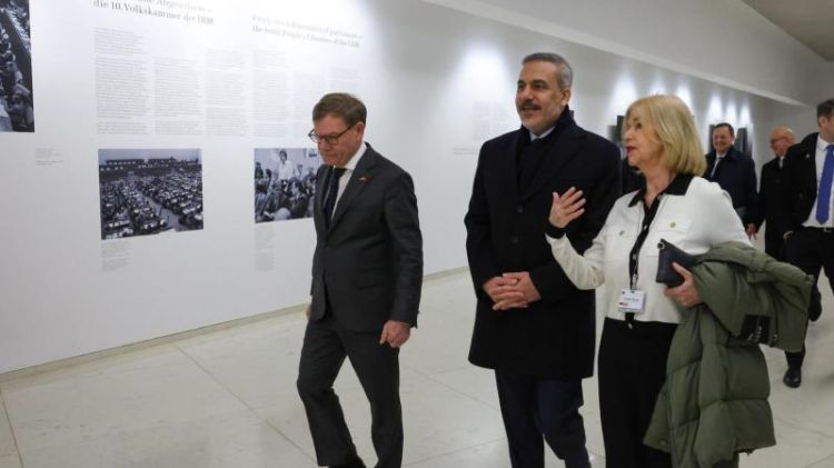 Hakan Fidan Almaniya Bundestaqının binasını ziyarət etdi