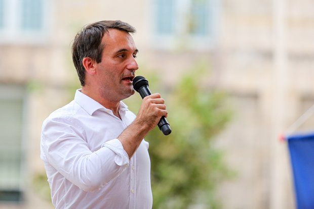 Fransada Yermakın istefasına münasibət bildirilib