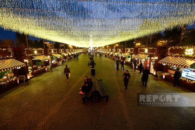 Dənizkənarı Bulvar builki Yeni ili fərqli tərtibatda qarşılayır  -  FOTO