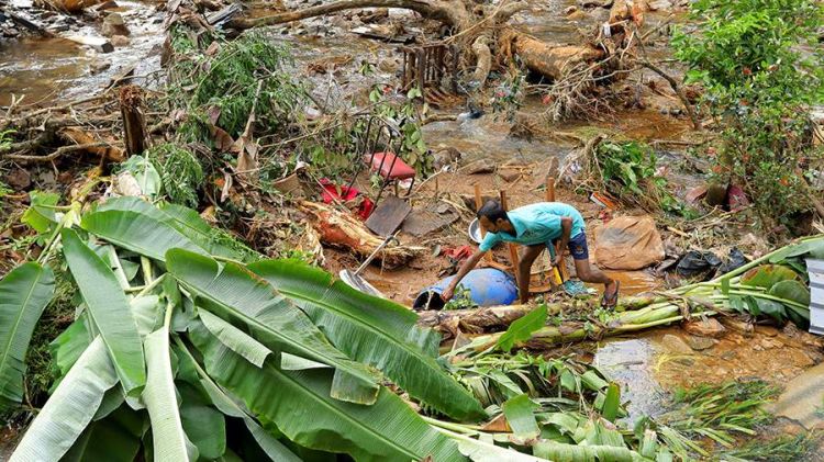 İndoneziyada daşqınlar nəticəsində ölənlərin sayı 700-ü keçib