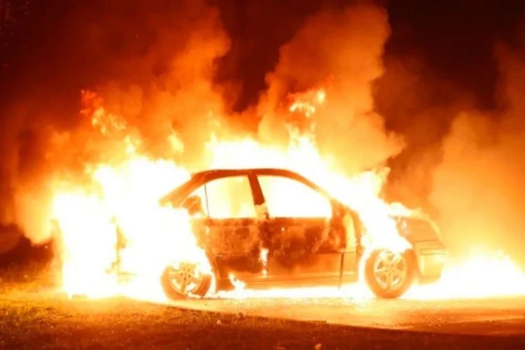 Qaradağda bir nəfər  avtomobildə yanaraq ölüb