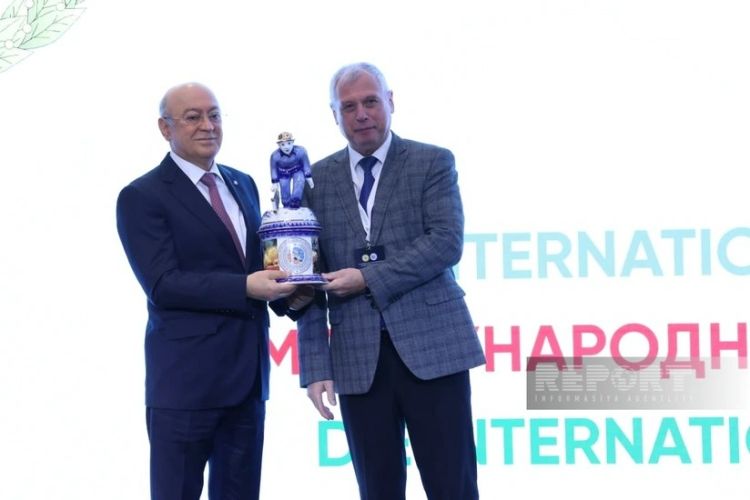 Kəmaləddin Heydərov medalla təltif edilib