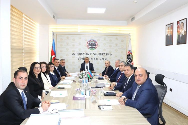 Azərbaycanda bir vəkilə xəbərdarlıq edilib