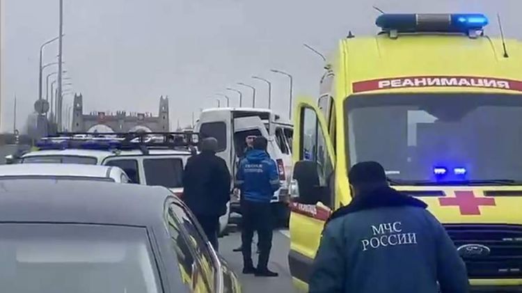 Rusiyada avtomobillə məktəbliləri daşıyan avtobus toqquşdu:  xəsarət alanlar var