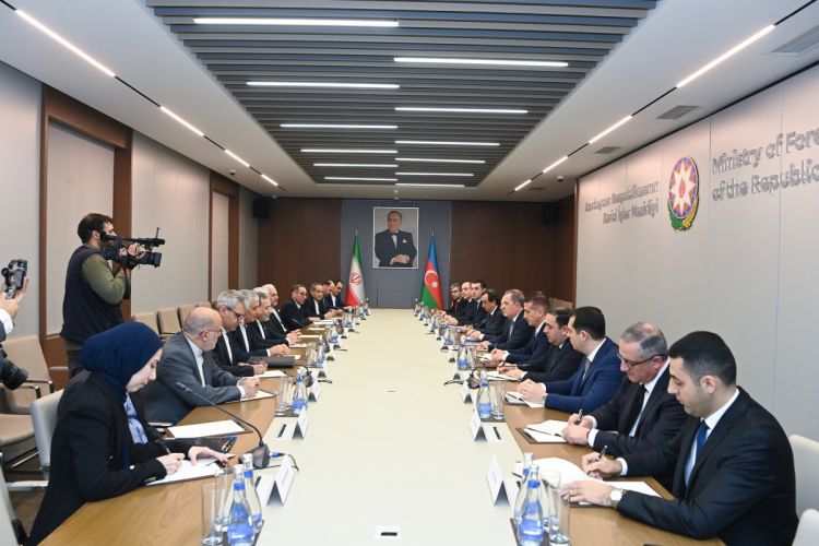 Azərbaycan və İran XİN rəhbərlərinin müzakirə etdiyi məsələlər açıqlanıb -  YENİLƏNİB