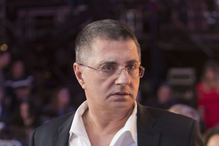 Myasnikov düzgün su içə bilməyənlərə:  "Beyniniz də yoxdur?!"