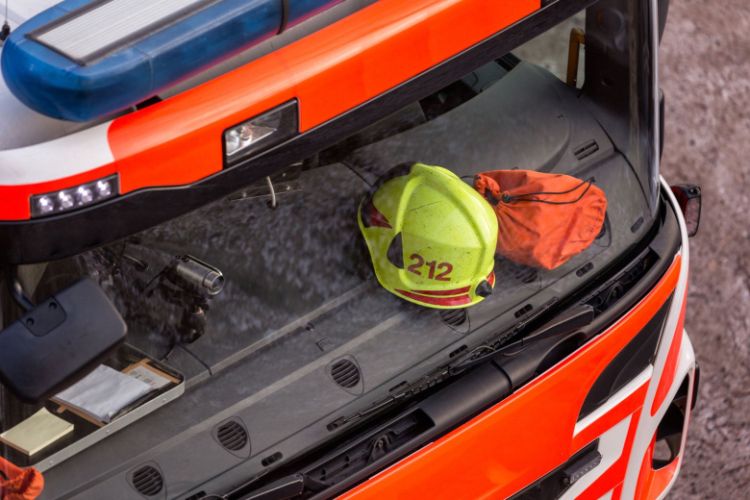 Komandaları Premyer Liqadan düşən futbol azarkeşləri stadionu yandırıblar