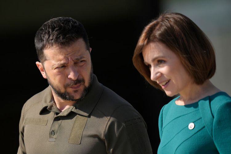 Zelenski Moldova prezidenti Maya Sandu ilə görüşüb