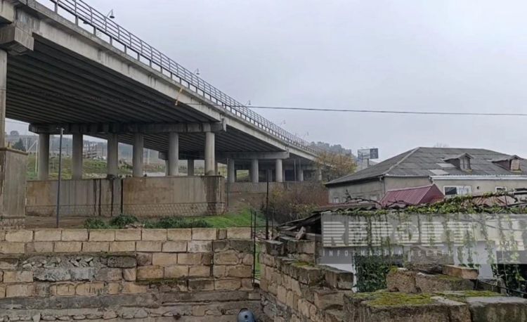 Şabran körpüsünün ətrafındakı bəzi evlər qəzalı vəziyyətə düşüb